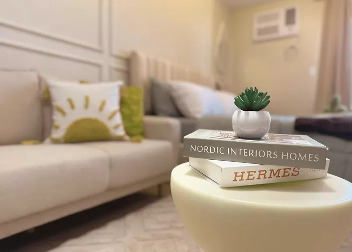 Cozy Unit Near Venice Grand Canal Mall Mckinley Hill Taguig