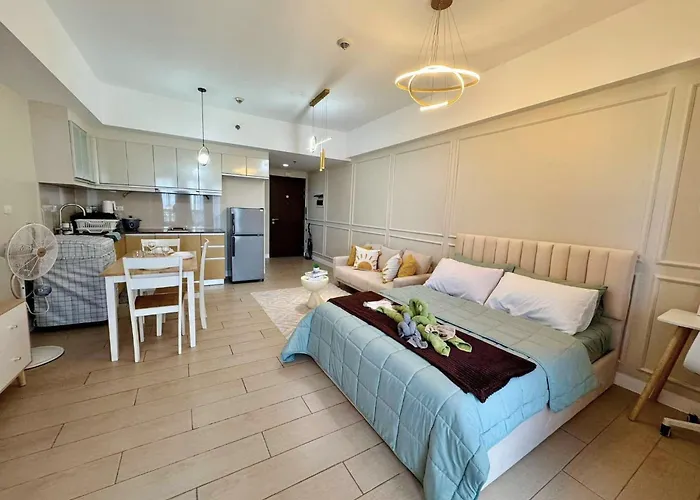 Cozy Unit Near Venice Grand Canal Mall Mckinley Hill Taguig *