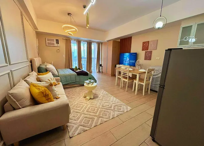 Cozy Unit Near Venice Grand Canal Mall Mckinley Hill Taguig *
