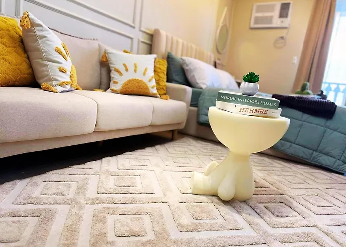 Cozy Unit Near Venice Grand Canal Mall Mckinley Hill Taguig Apartment Manila